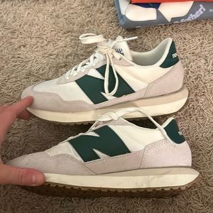 New Balance 237